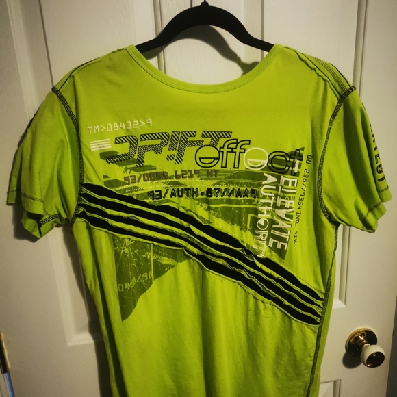 4 shirts - Picture 2 of 4